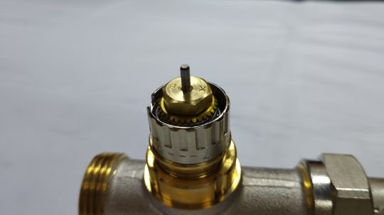 Danfoss 013G4202 - Клапан радиаторного терморегулятора RA-N 15, прямой, наружн. резьба Внимание! Клапан может использоваться только с термоголовкой типа RA