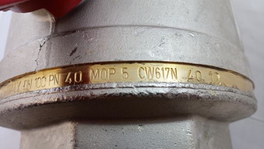 Danfoss 065B8215 - Латунный шаровой кран Danfoss с внутренней резьбой UNI ISO 7/1 Ду 100 мм, PN 40 бар