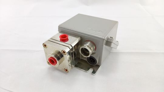 060-313066 Danfoss CAS155 2хG 1/4 Реле разности давлений