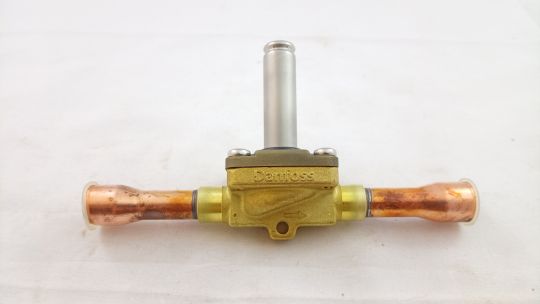 032F1214 Клапан соленоидный, тип EVR 10, -40 - 80 °C, 35 бар, KVS 1,900 м3/ч, вход и выход 16 мм, NC, прямой, клапанный узел 10,00 мм, под пайку, ODF